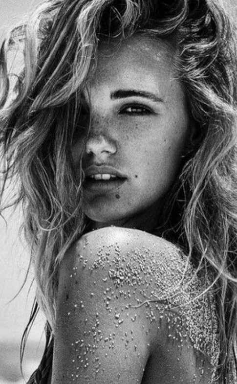 weheartit.com Image-about-girl-in-BLACKWHITE-by-bells-on-Web6fd107c4f0218b4c9f47d9d6966a84